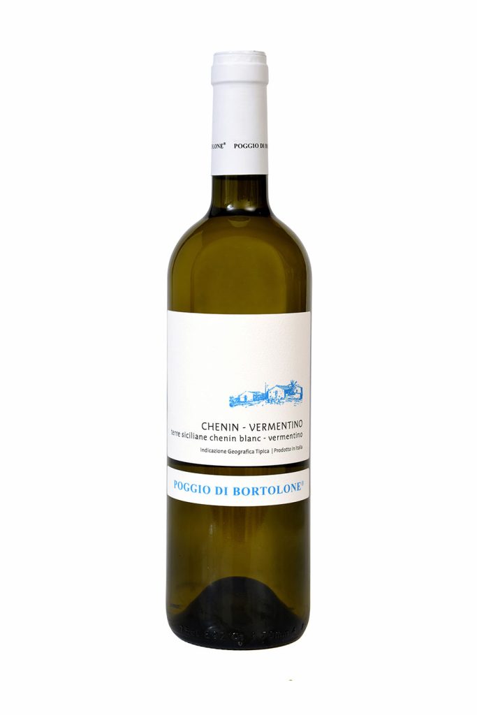 Complex Bouquet of tropiacal fruit with notes of banananad pinapple